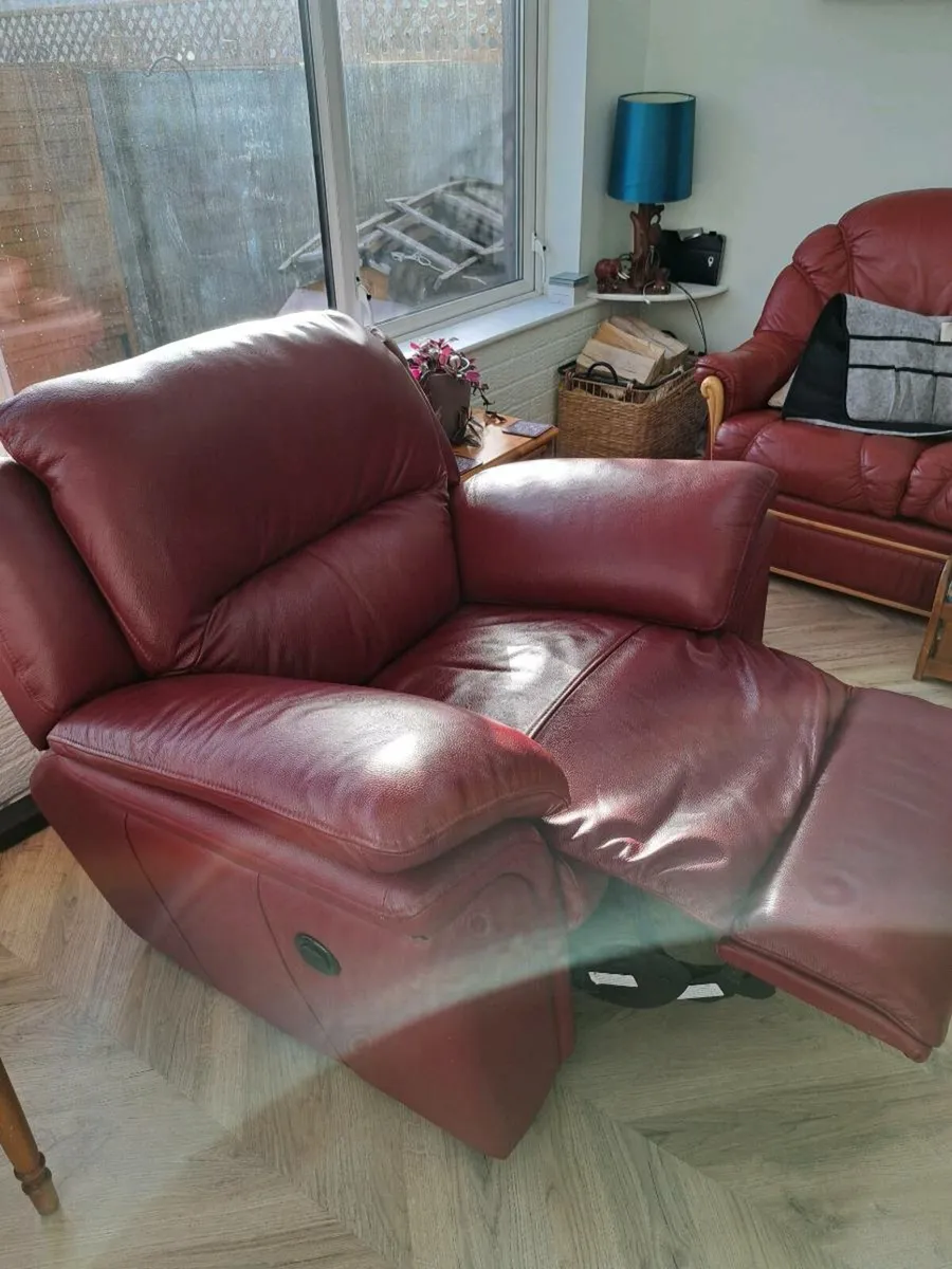 Leather Electric Recling Armchair - Image 4