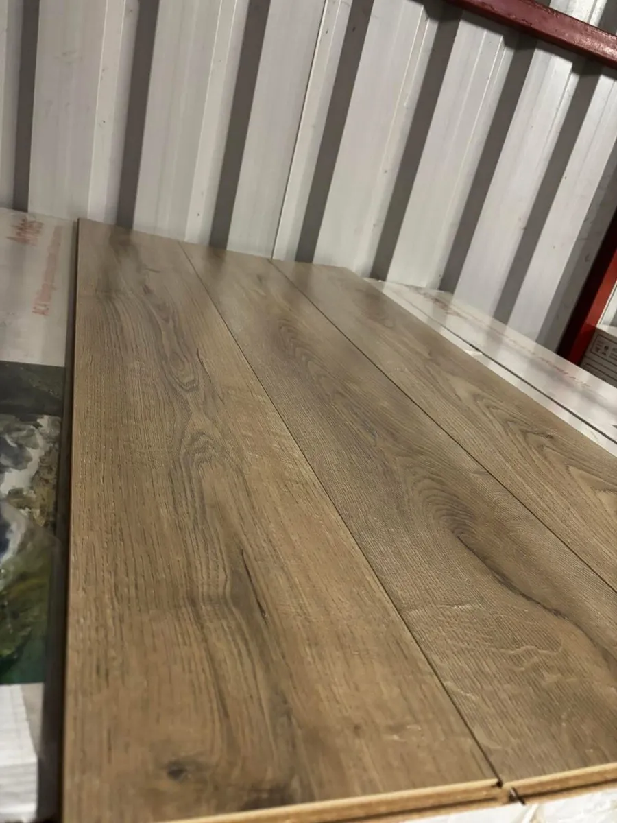 Brand new laminate flooring - Image 4