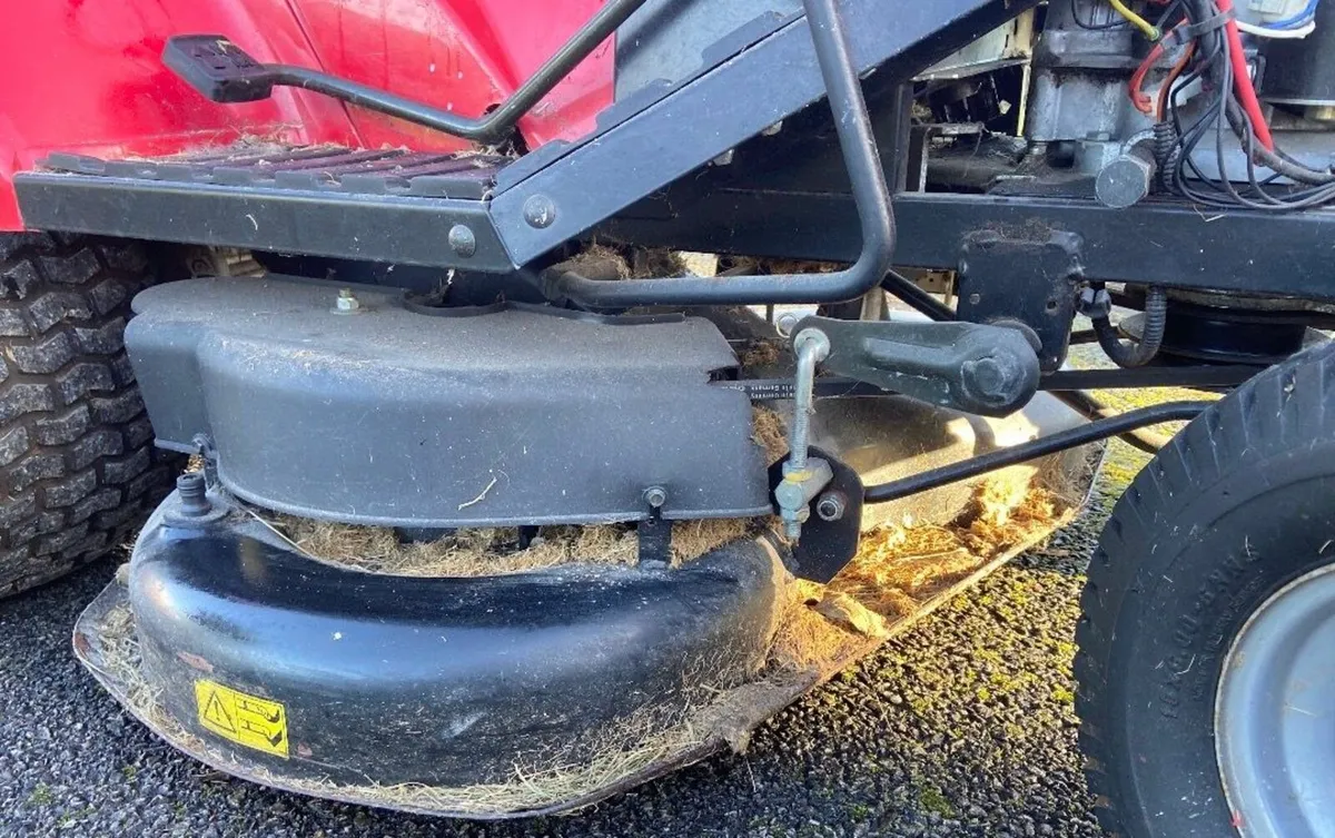 Ride-on Lawnmower - Very Good Condition - Image 2