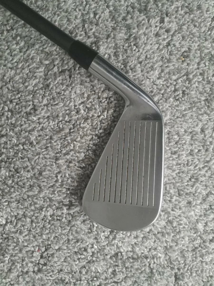Titleist U500 4-iron - Image 2