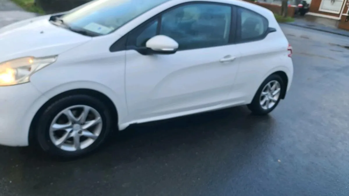 Peugeot 208 2013 - Image 3