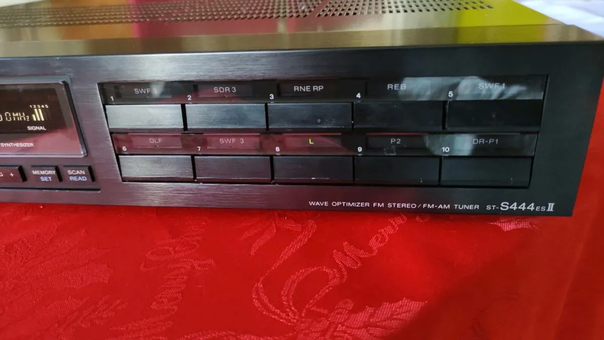 Tuner Stereo Sony - Image 2