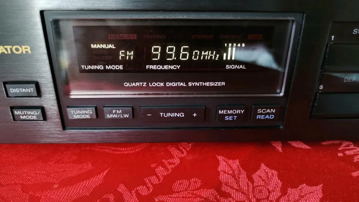 Tuner Stereo Sony - Image 4