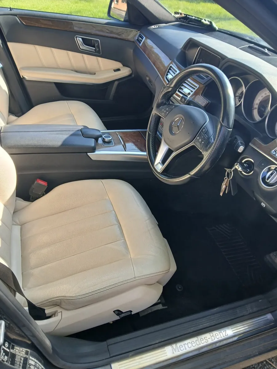 Mercedes-Benz E-Class 2015 - Image 2