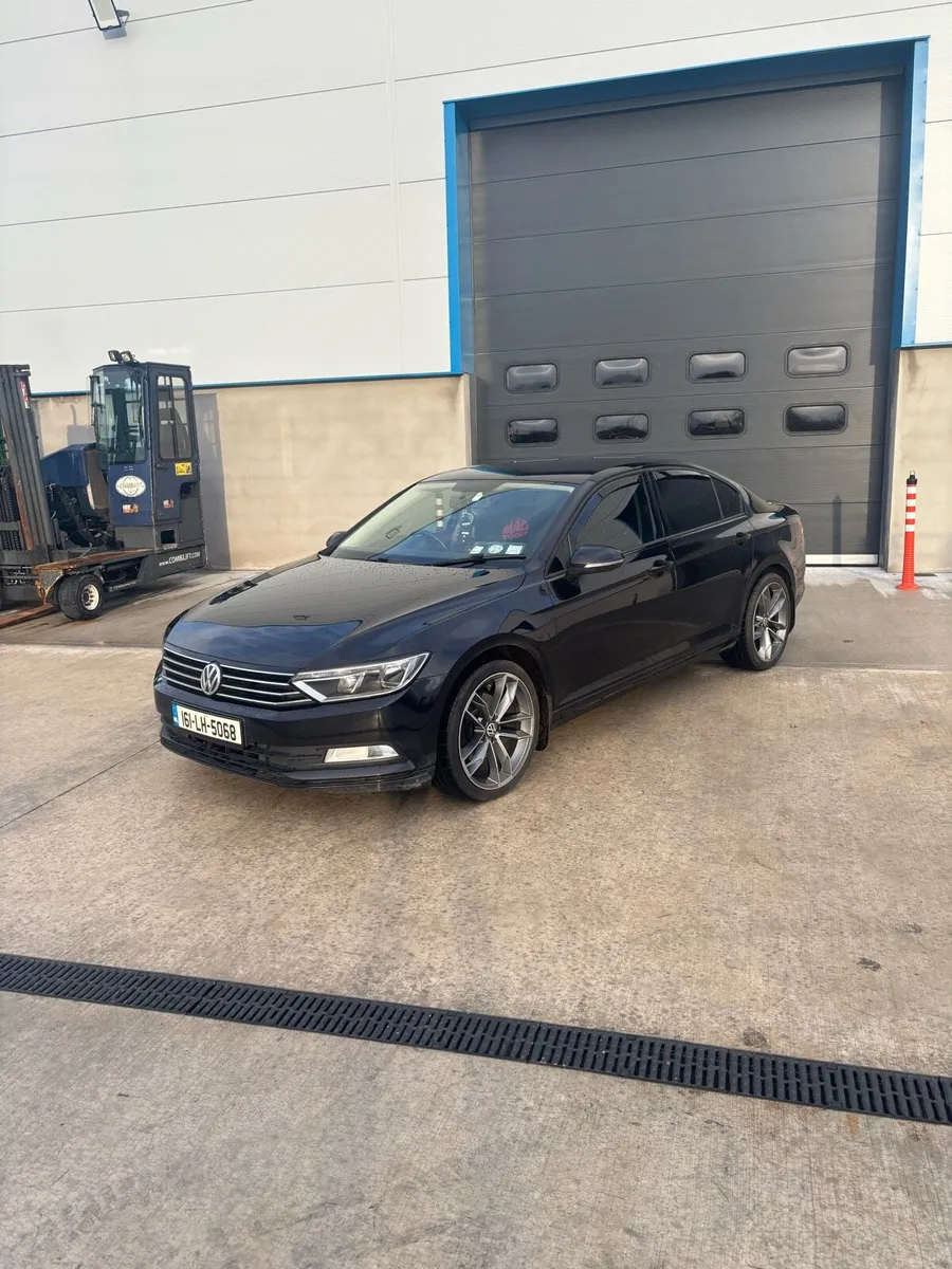 Volkswagen Passat - Image 3