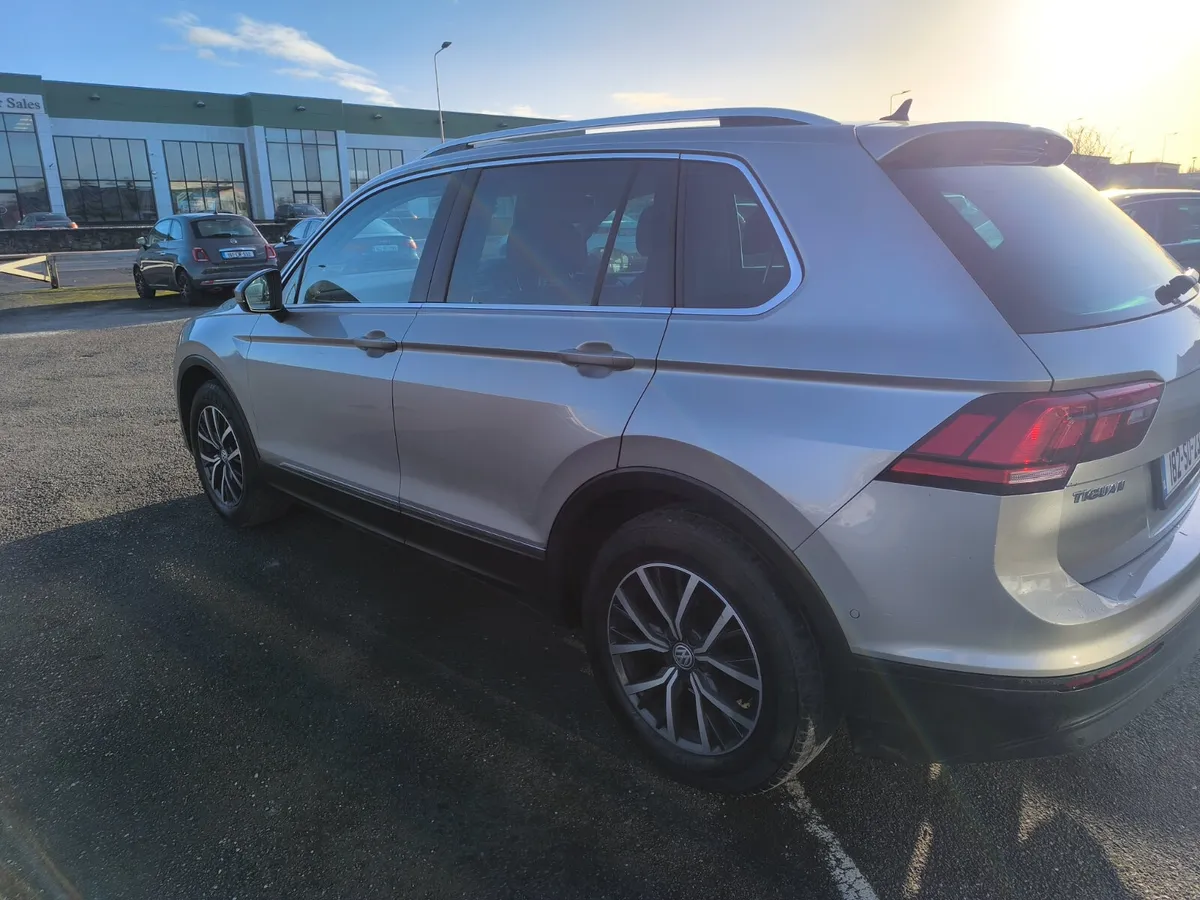 181 Volkswagen Tiguan 2.0 TDI AUTOMATIC - Image 3
