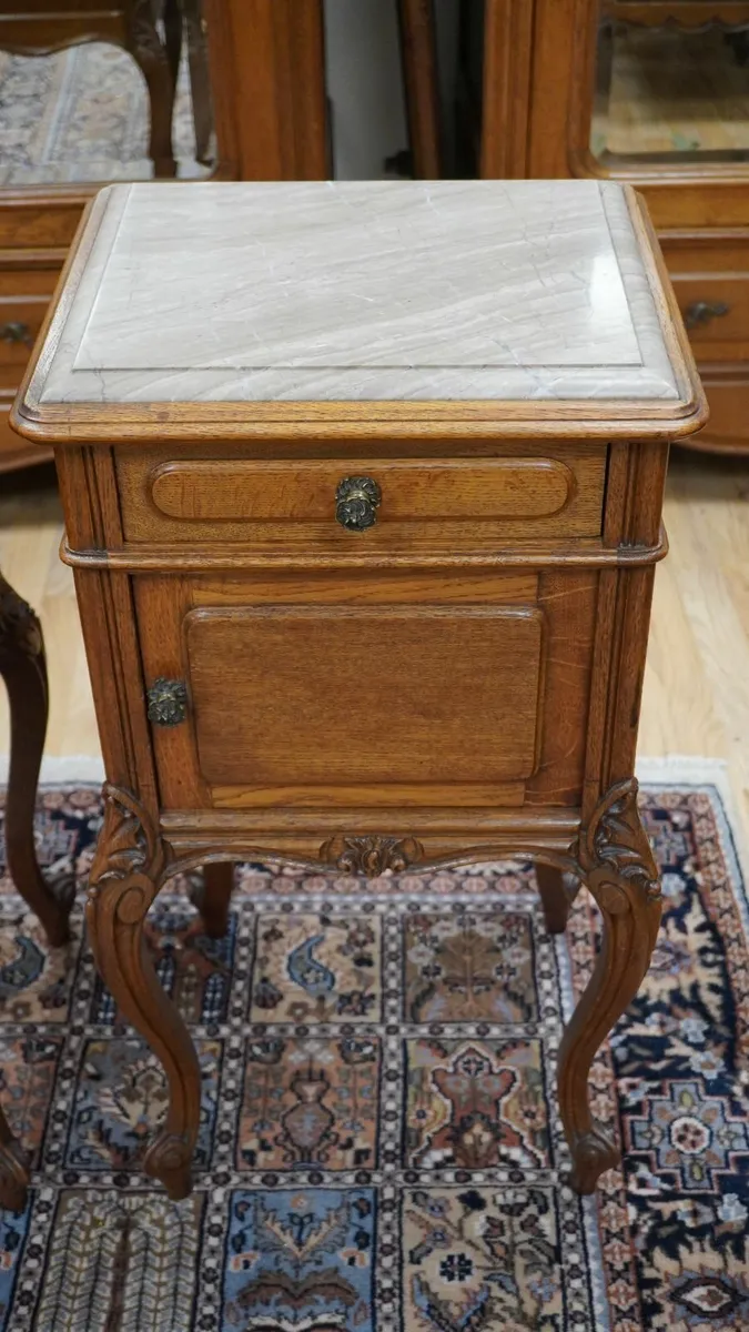 Grand Palais_Pair of French Marble-Top Bedside Cab - Image 3