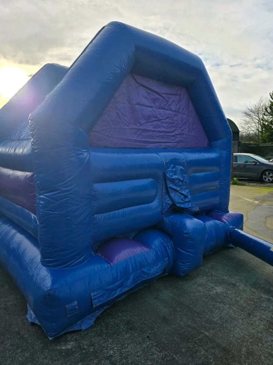 Bouncy castle - Image 4