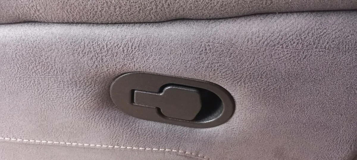 Almost new sofa and reclining arm chair - Image 3