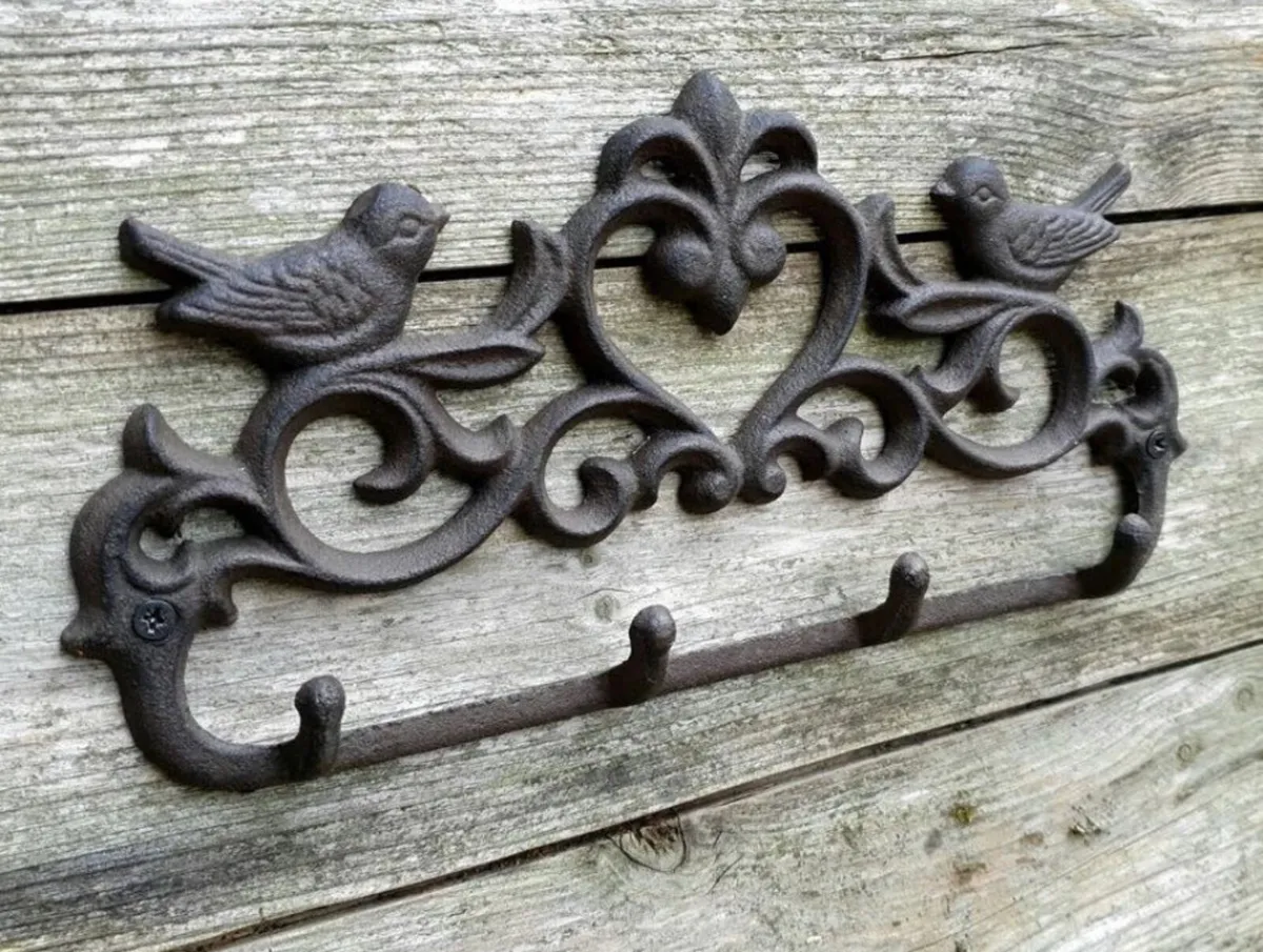 Love Birds 4 Hooks Coat Hanger Cast Iron - Image 1
