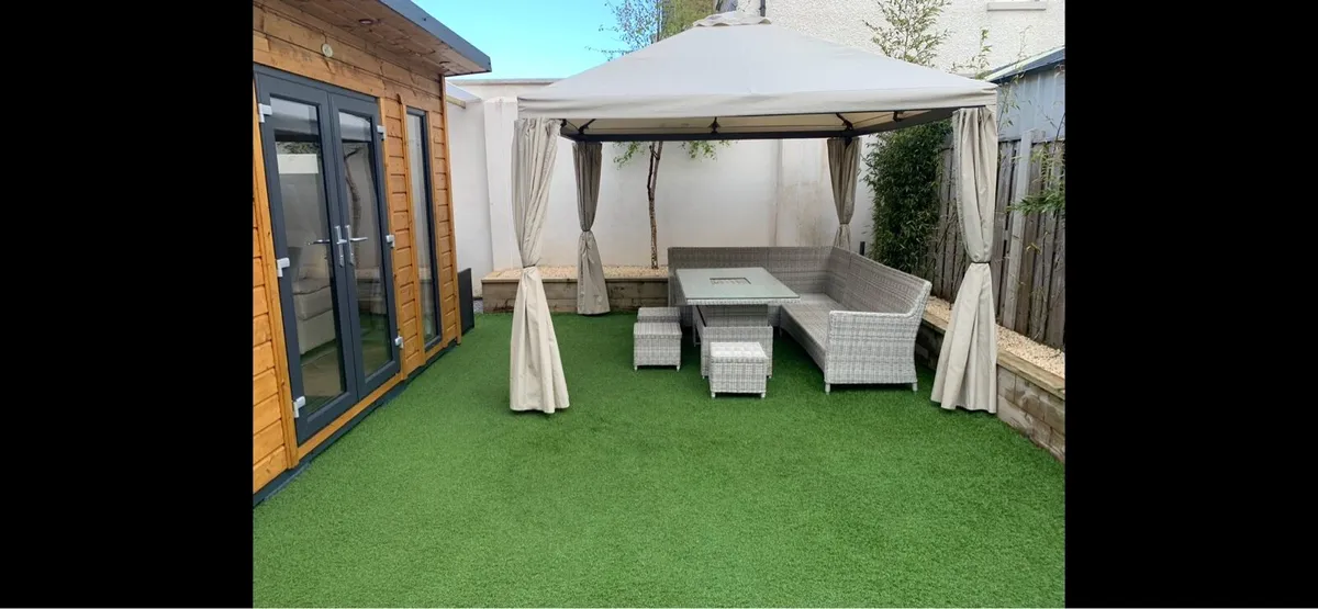 Gazebo with curtain sides - Image 1