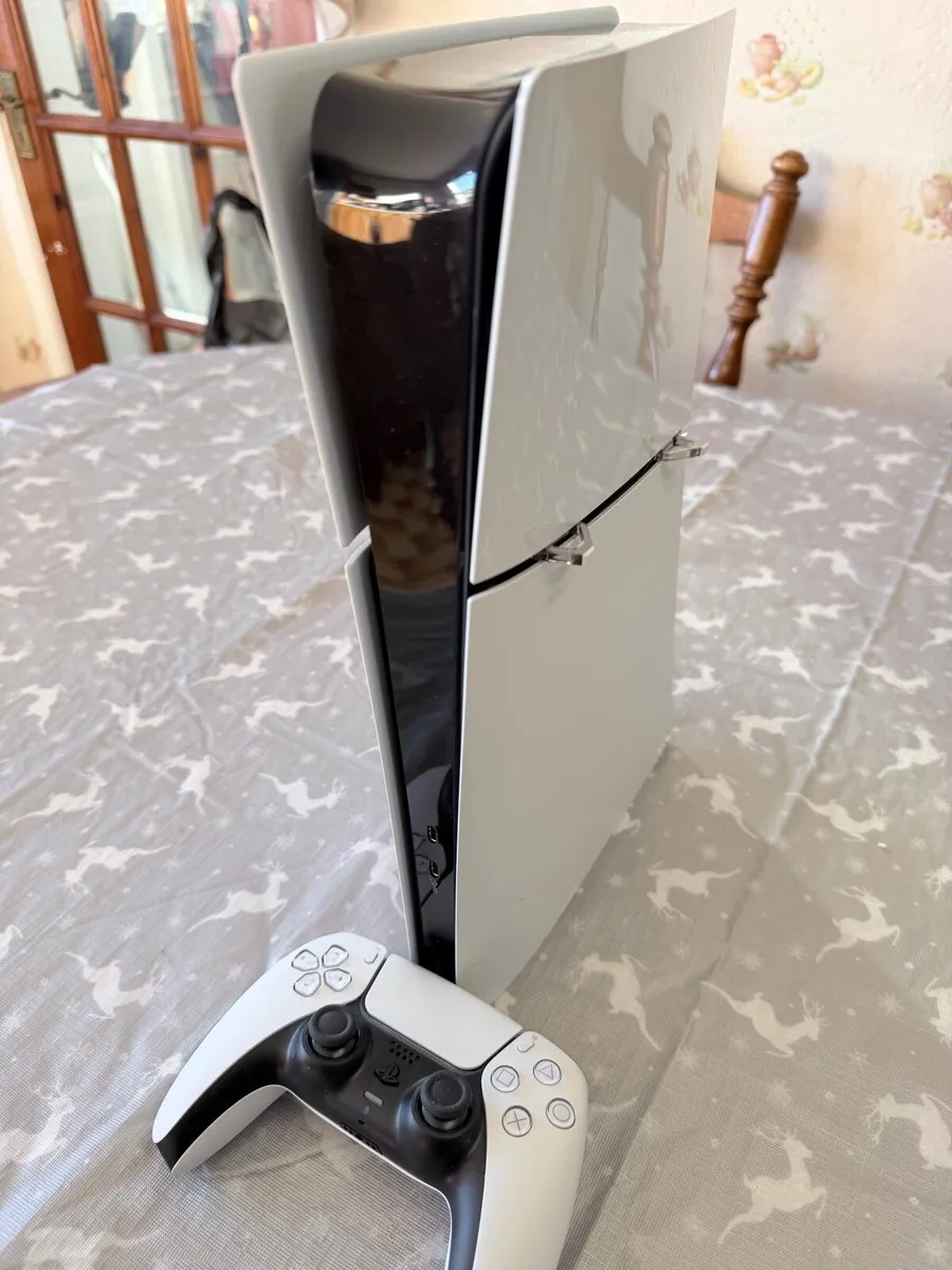 PS5 slim - Image 3