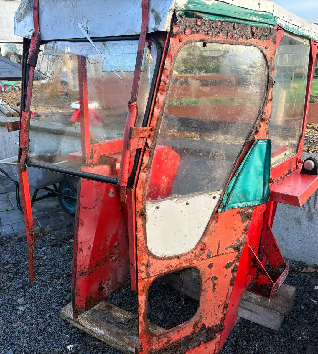 Massey Ferguson Lambourne cab - Image 1