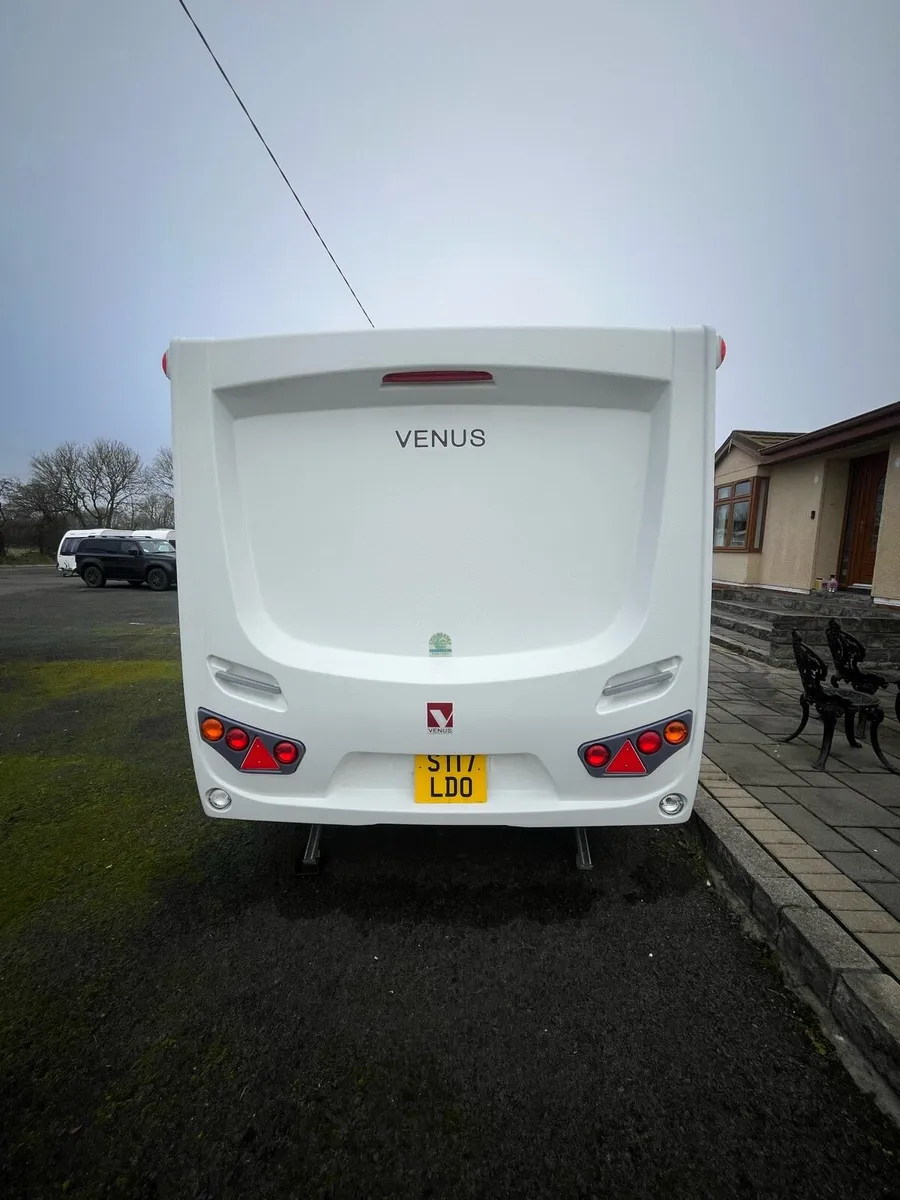 Venus 4 berth luxury caravan twin singles - Image 3