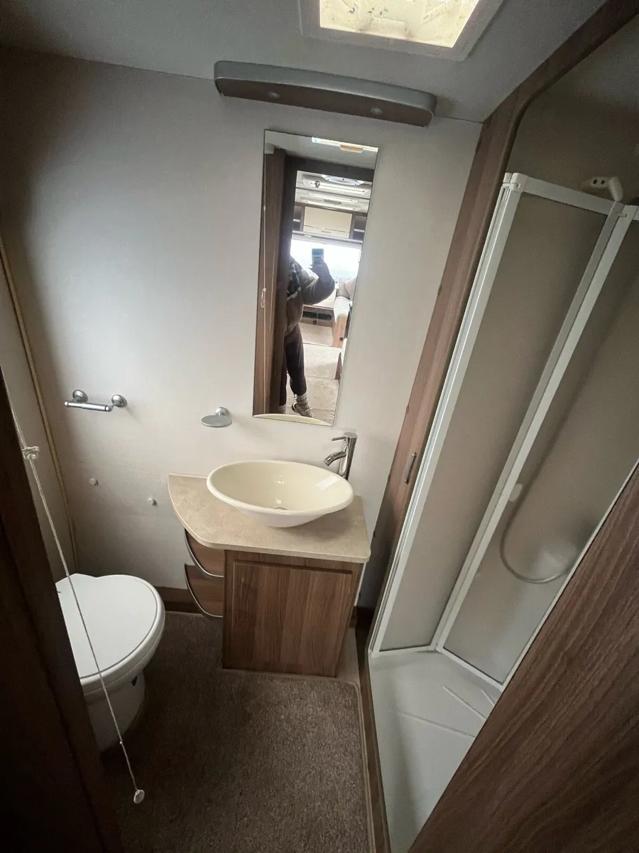 Venus 4 berth luxury caravan twin singles - Image 4