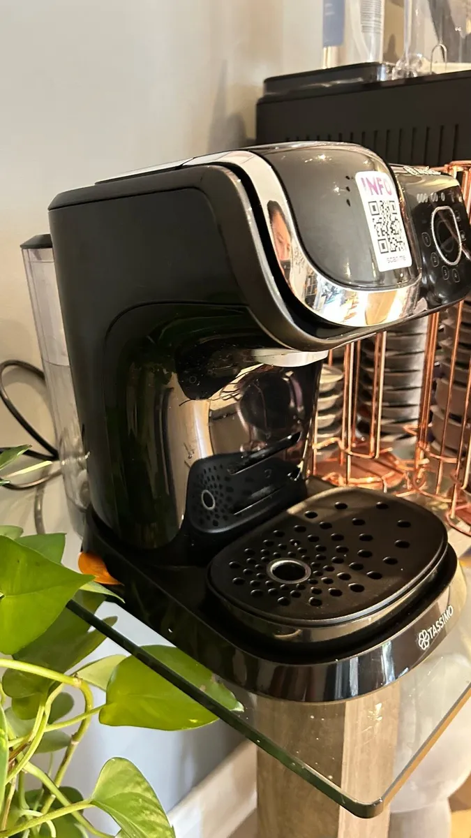 Tassimo Coffee machine and pod holders - Image 4