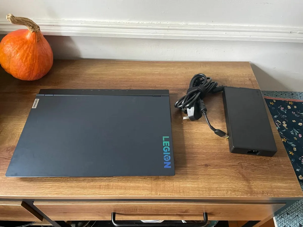 Gaming laptop - Image 1