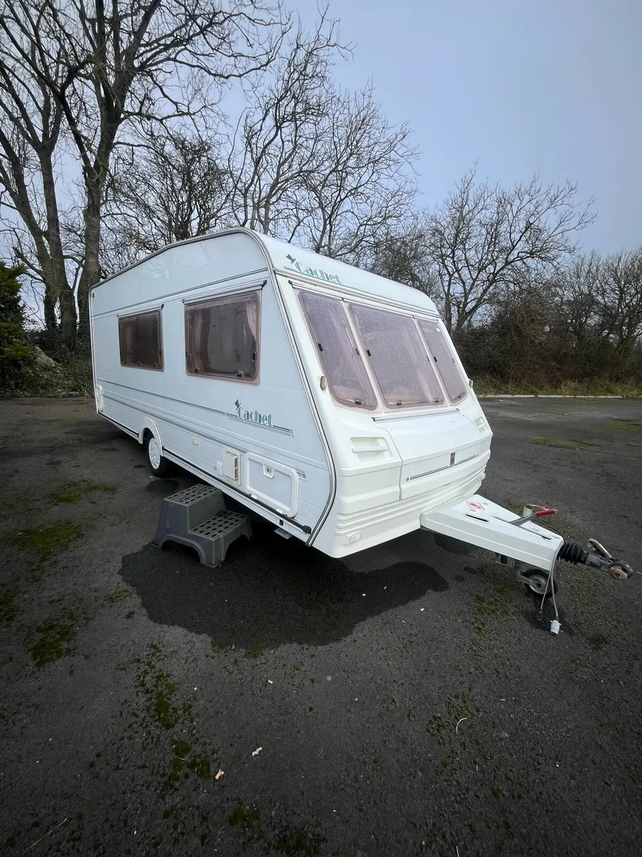 Coachman cachet 4 berth full awning - Image 2