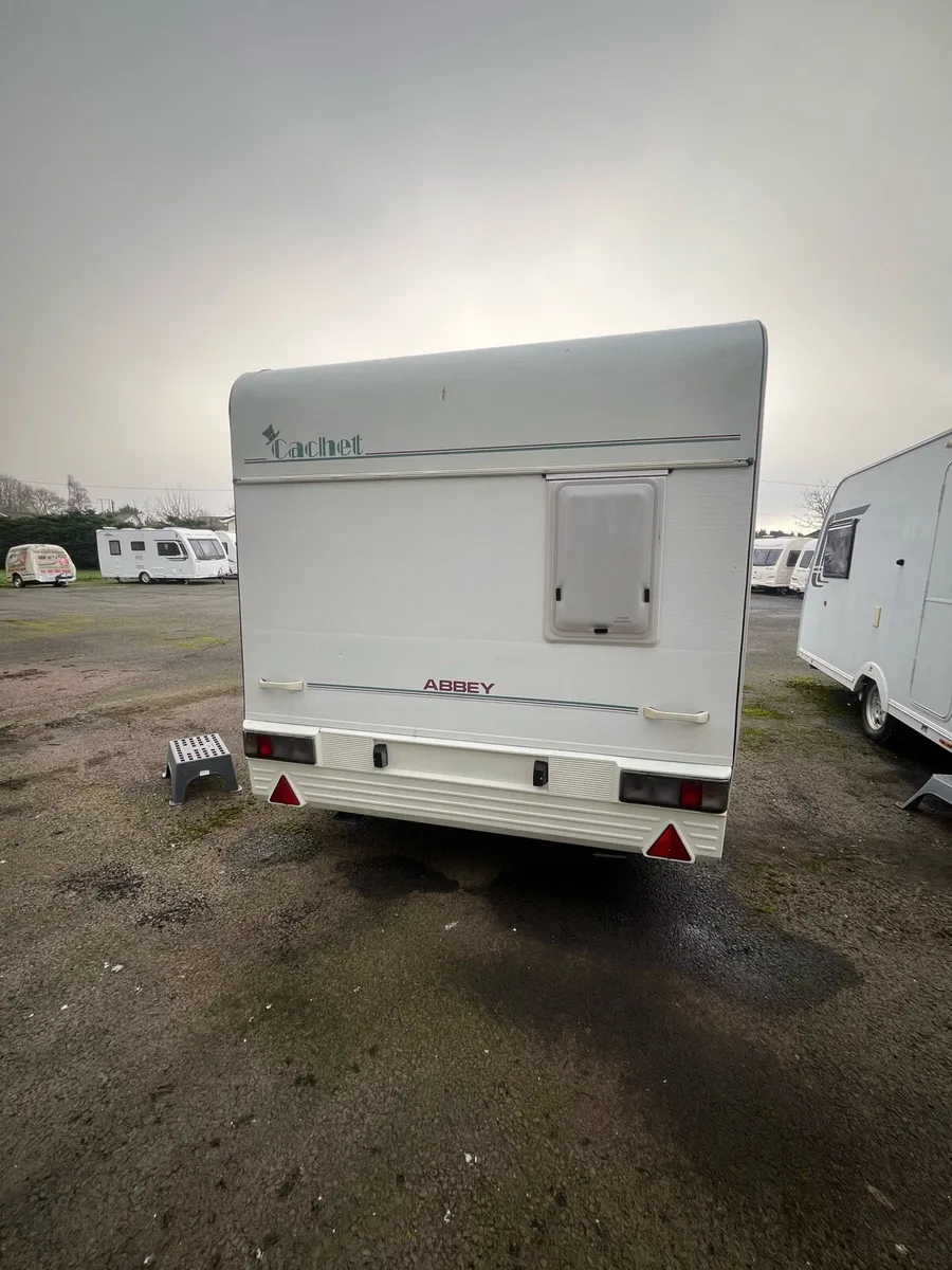 Coachman cachet 4 berth full awning - Image 3