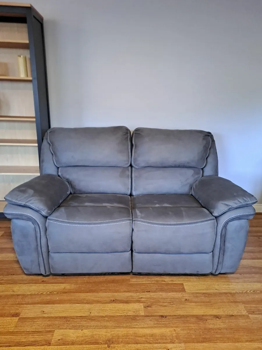 2-seater recliner couch - Image 1
