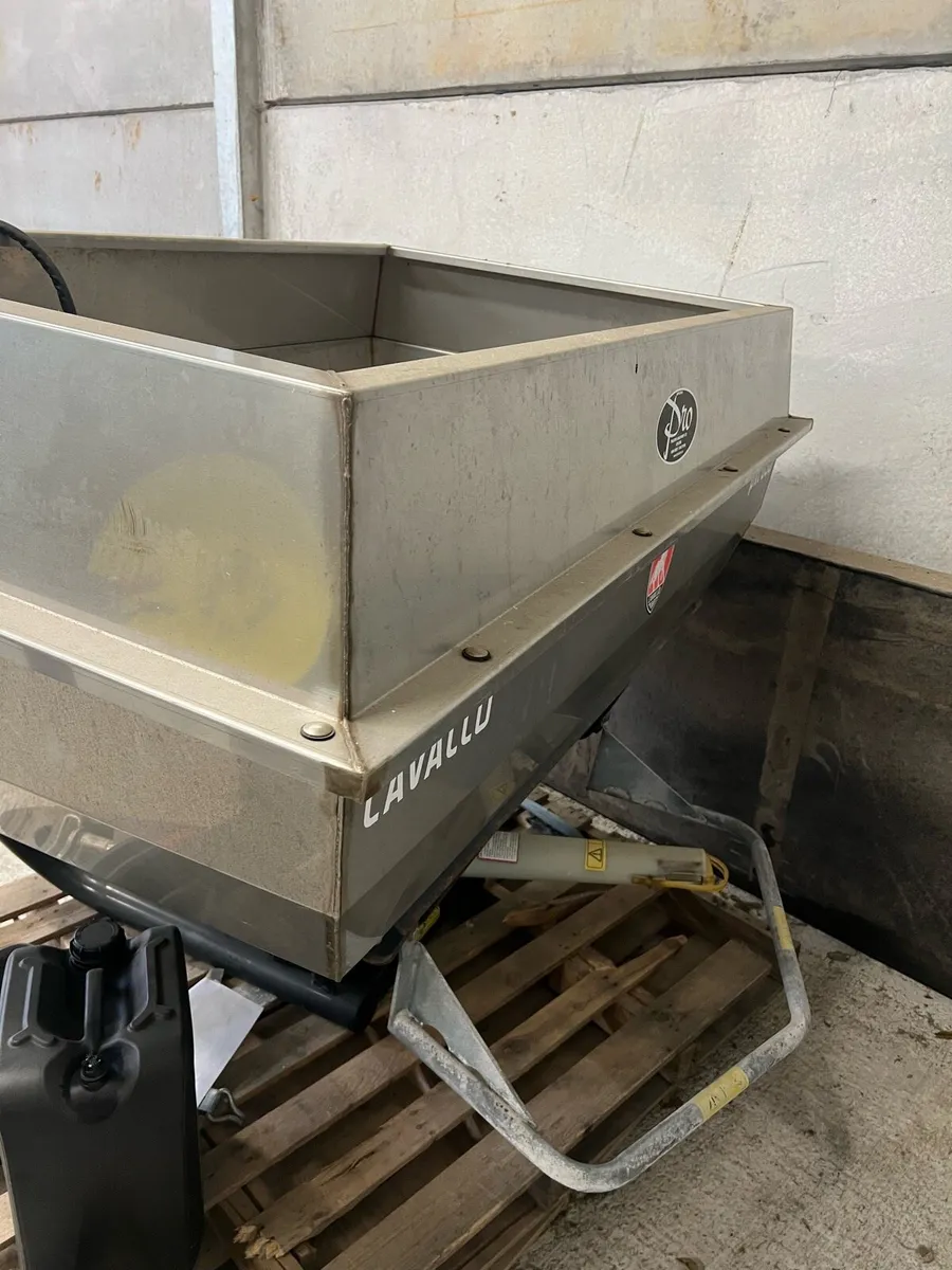 Cavallo wag tail shaker - Image 2