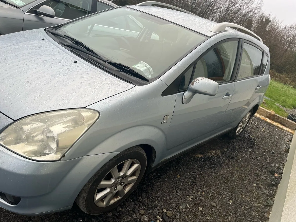 Toyota Corolla Verso 7 seats - Image 2