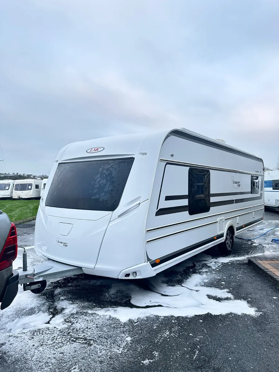 ✨STUNNING LMC 595 VIP 4 BERTH ISLAND BED ✨ - Image 3