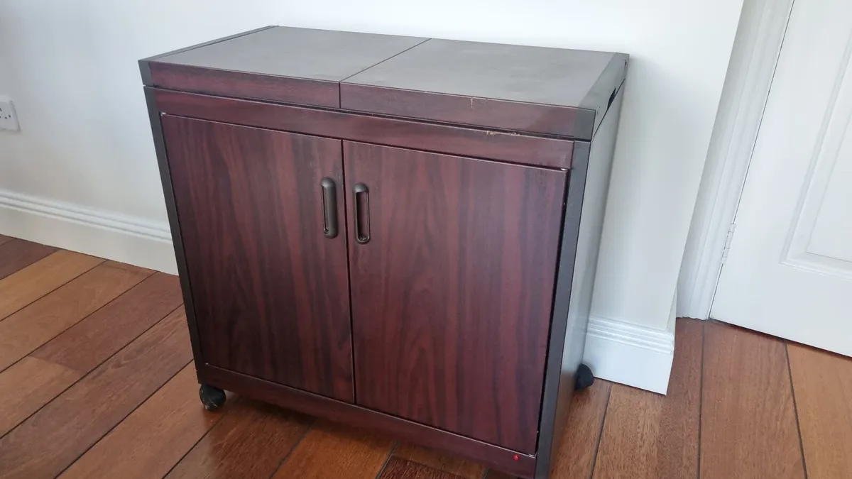 Hostess trolly - Image 1