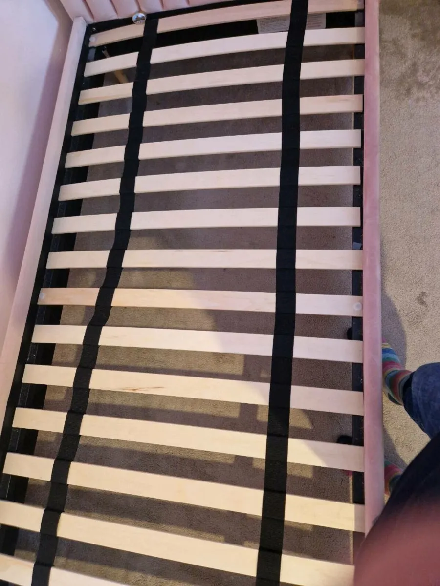 Single Bed - Image 2