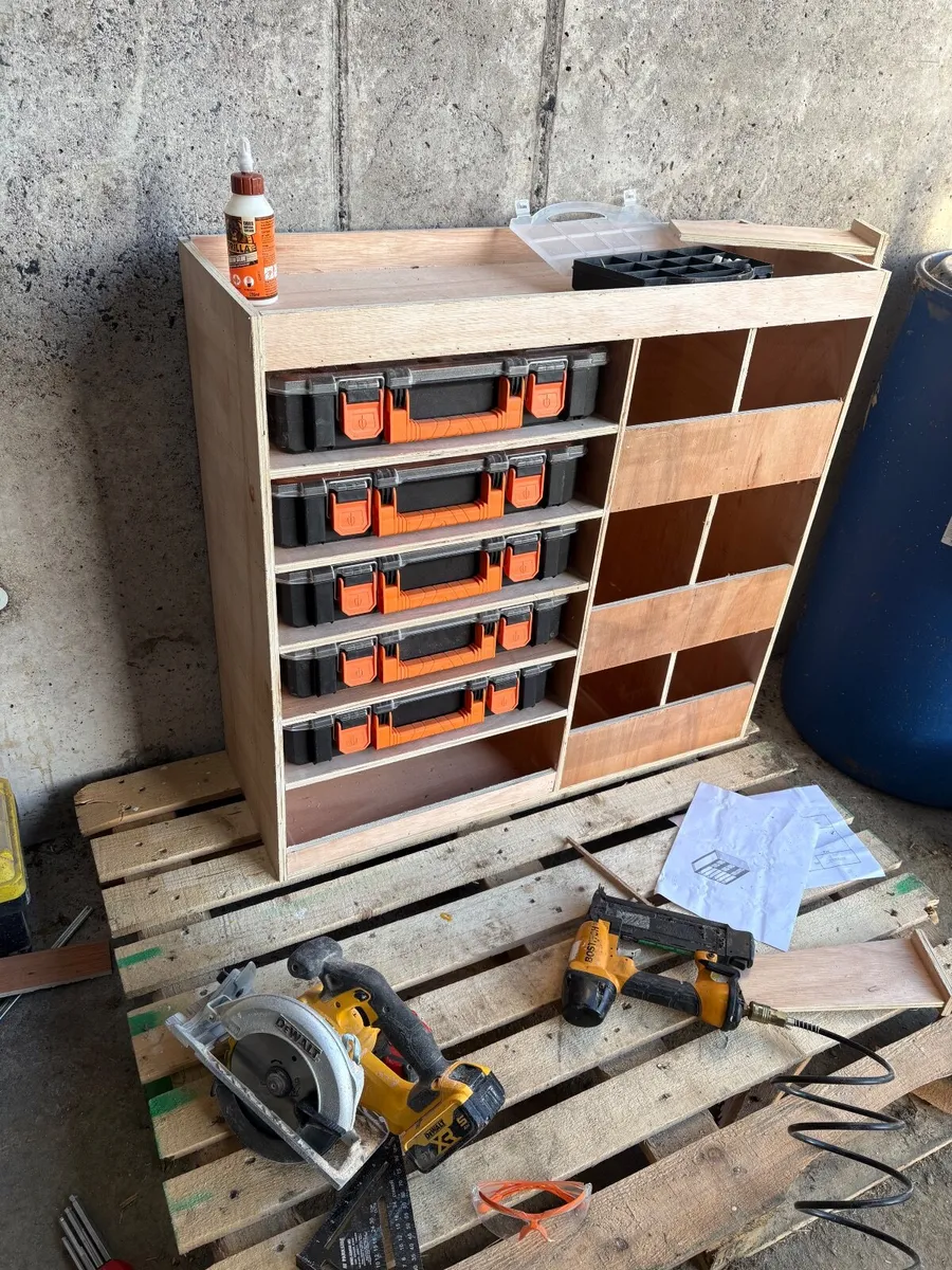 Van Shelving - Image 1