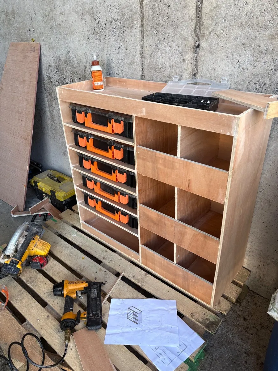 Van Shelving - Image 2