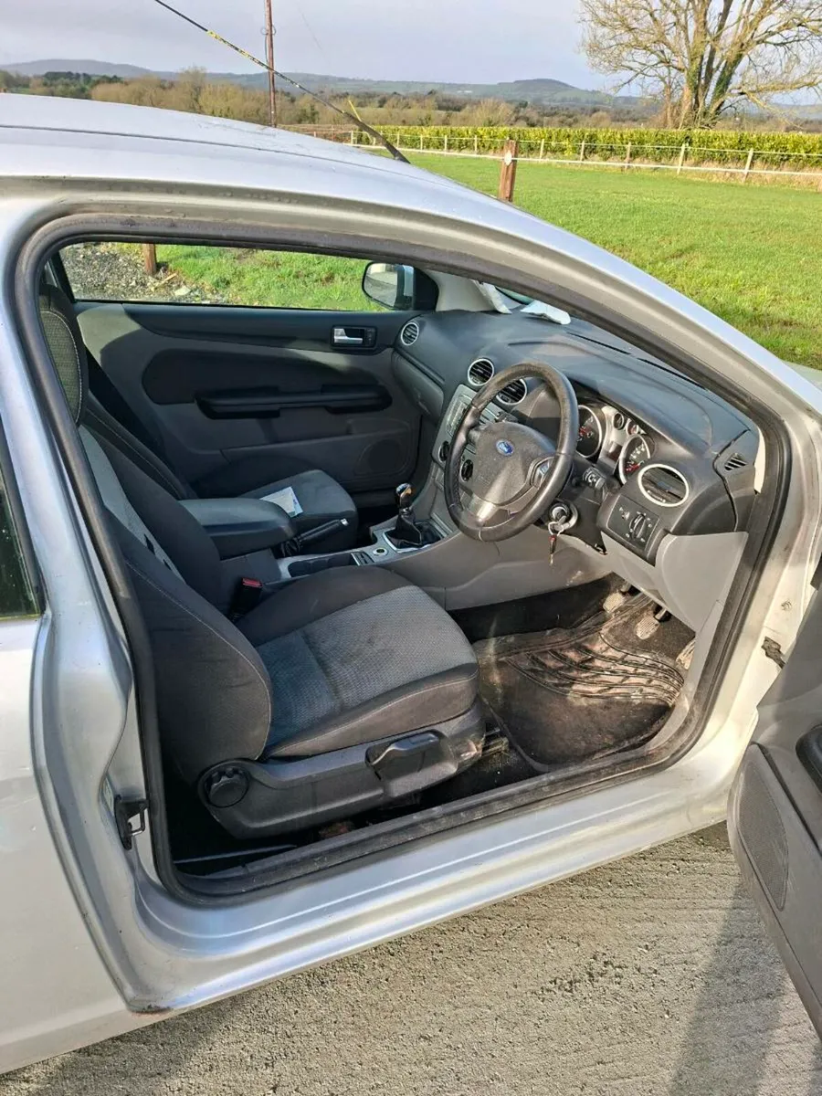 Ford Focus 08 - Image 4