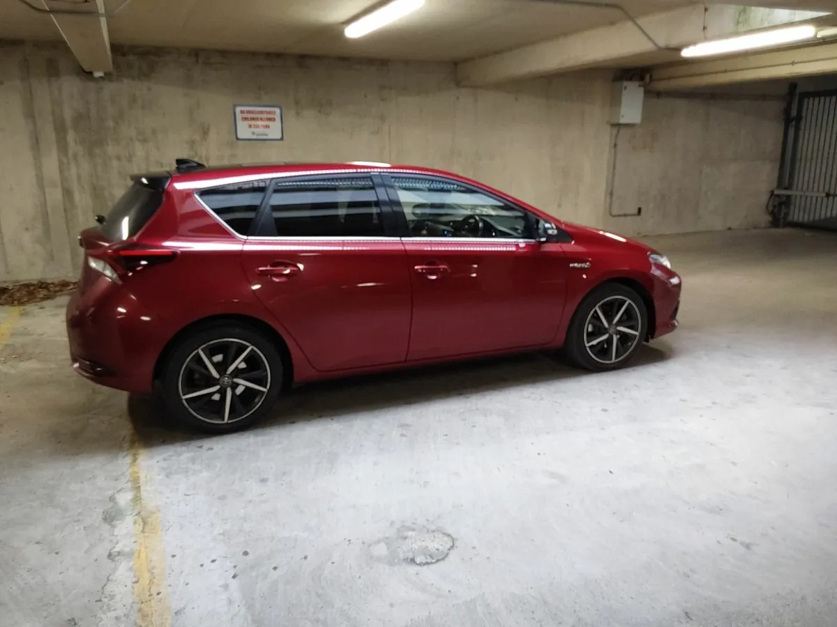 Toyota Auris 182 Last model low-mileage €15.000 - Image 2