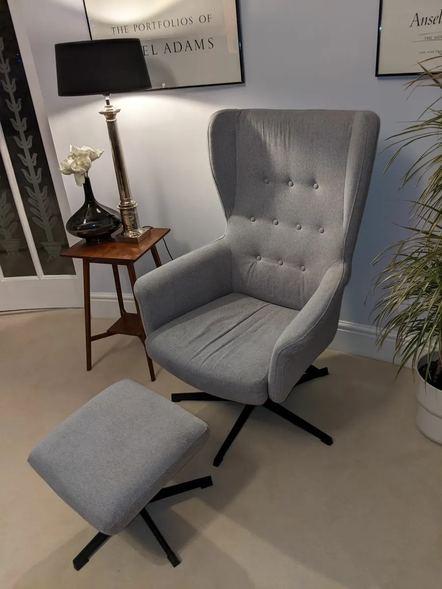 Swivel TV chair with Stool - Image 1