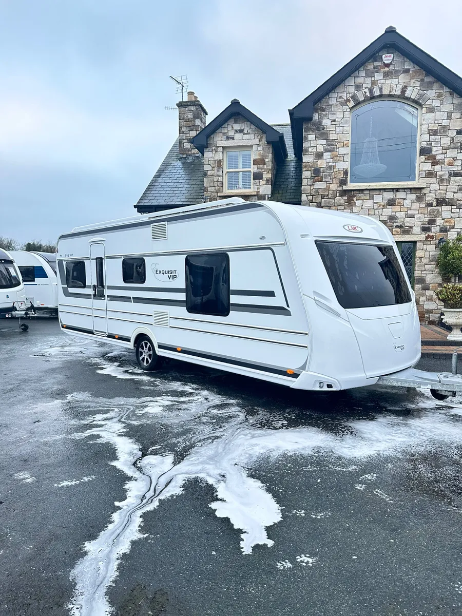 ✨STUNNING LMC 595 VIP 4 BERTH ISLAND BED ✨ - Image 1