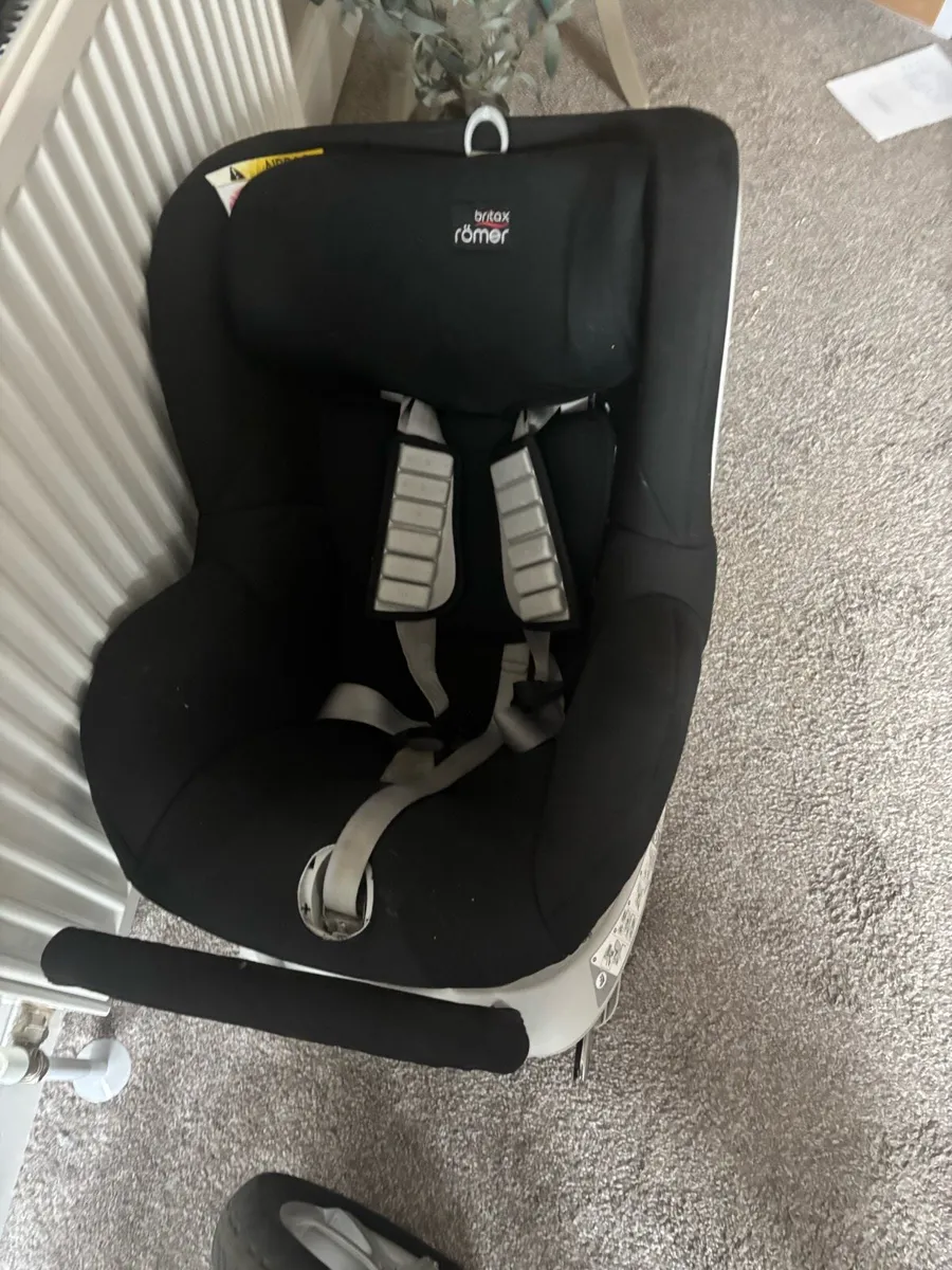 Swivel car seat - Image 1