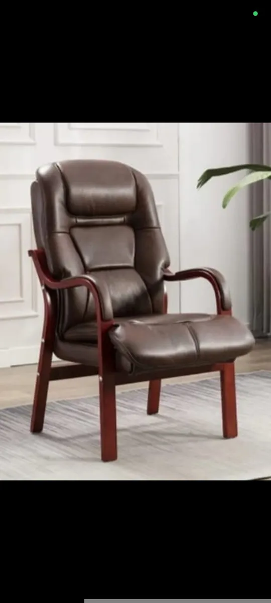 High back orthopaedic chair - Image 1