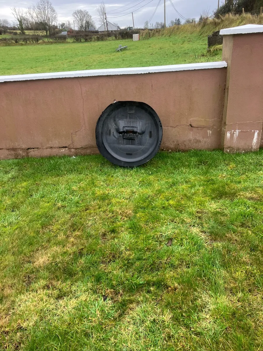 Toyota Land Cruiser spare wheel cover - Image 2