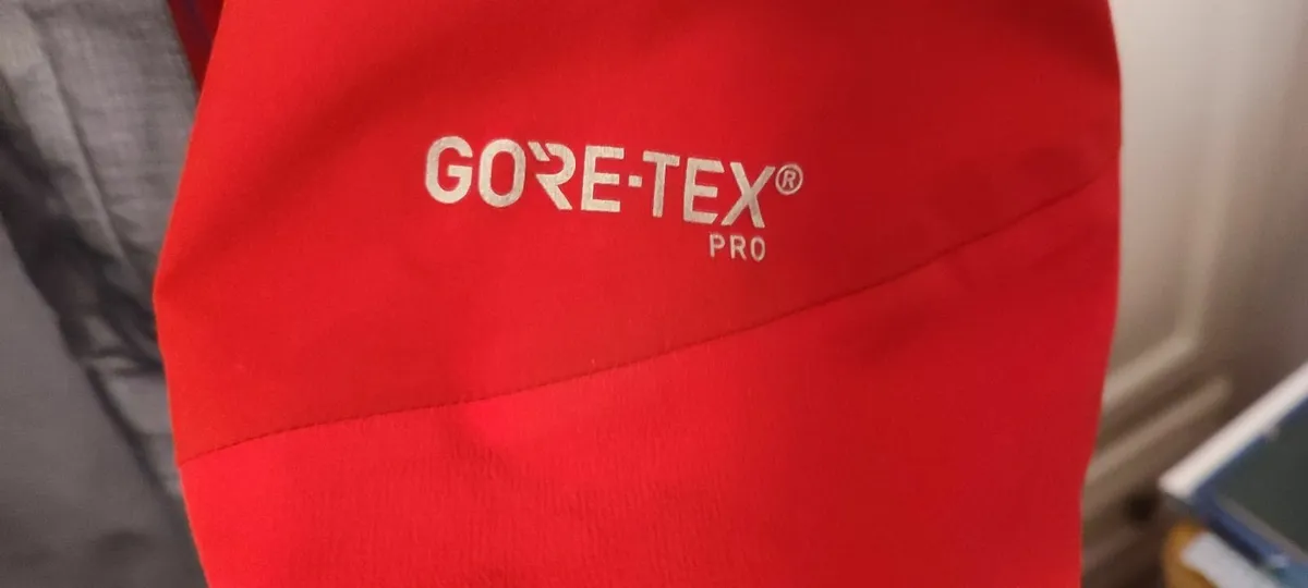 Mountain Equipment Manaslu women's jacket. Size 10 - Image 2