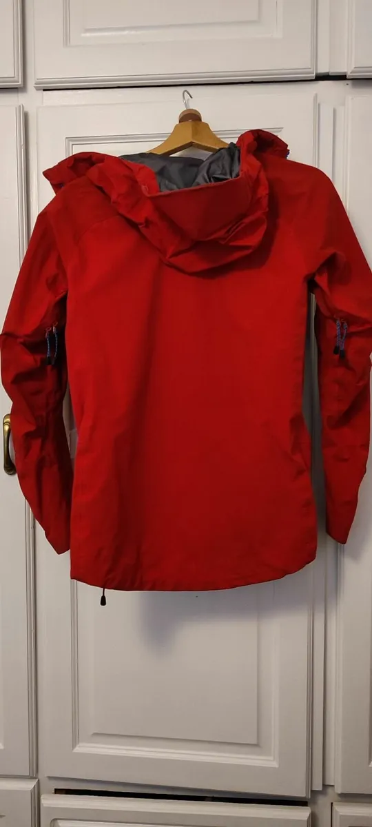 Mountain Equipment Manaslu women's jacket. Size 10 - Image 4