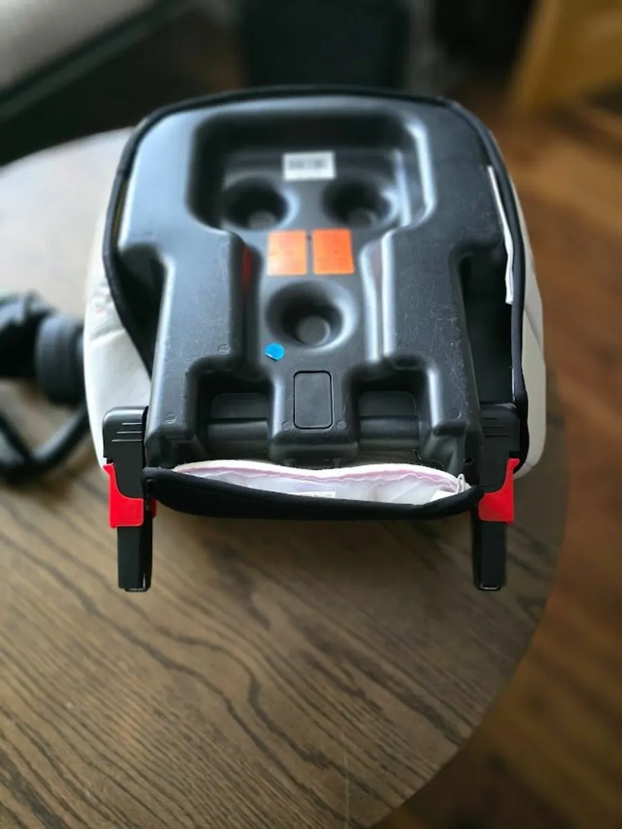 Osann Isofix booster seat - Image 3