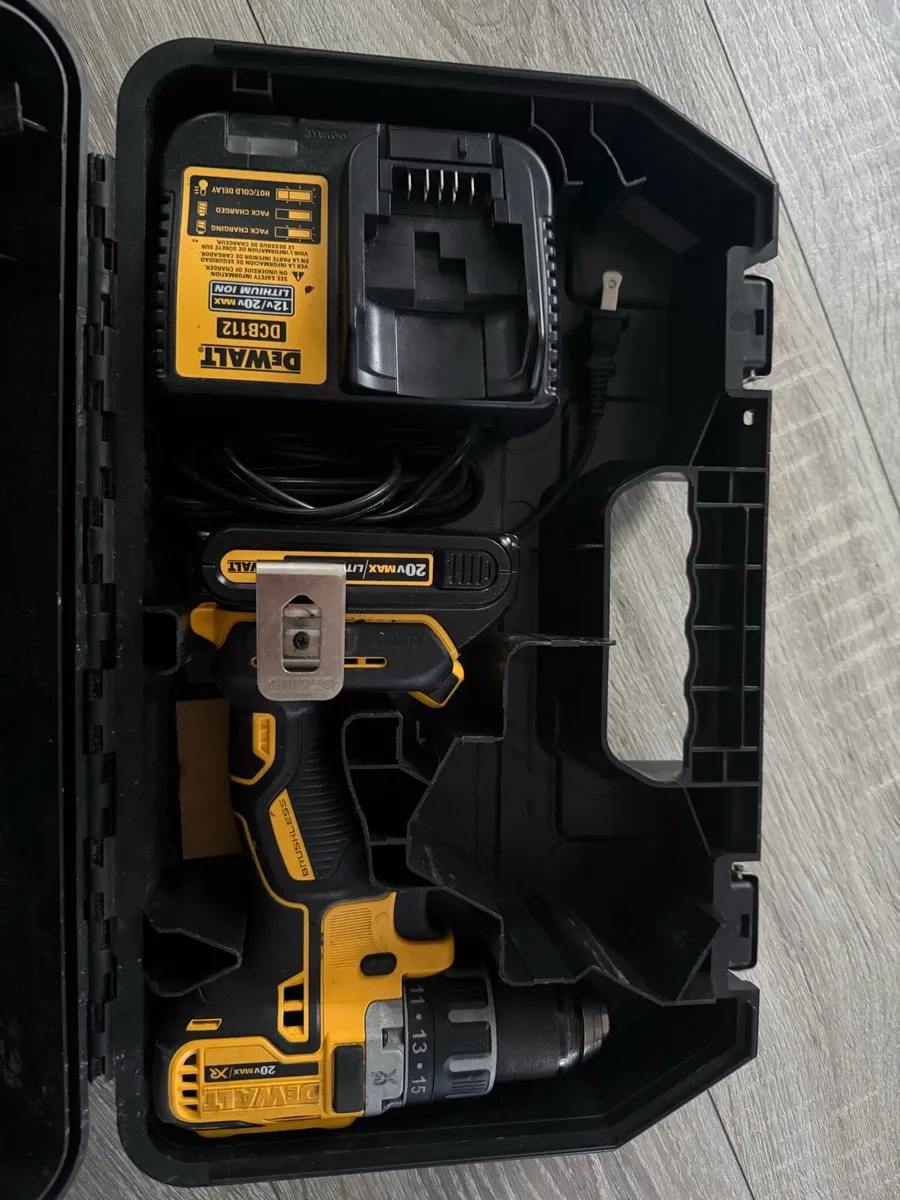 Dewalt Brushless Cordless Combi Drill - Image 2