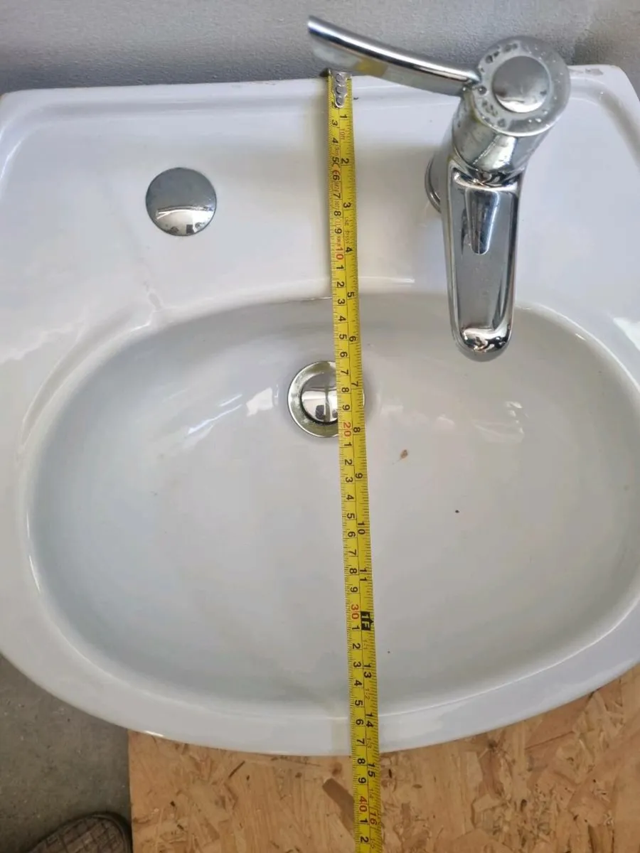 Bathroom Sink - Image 4