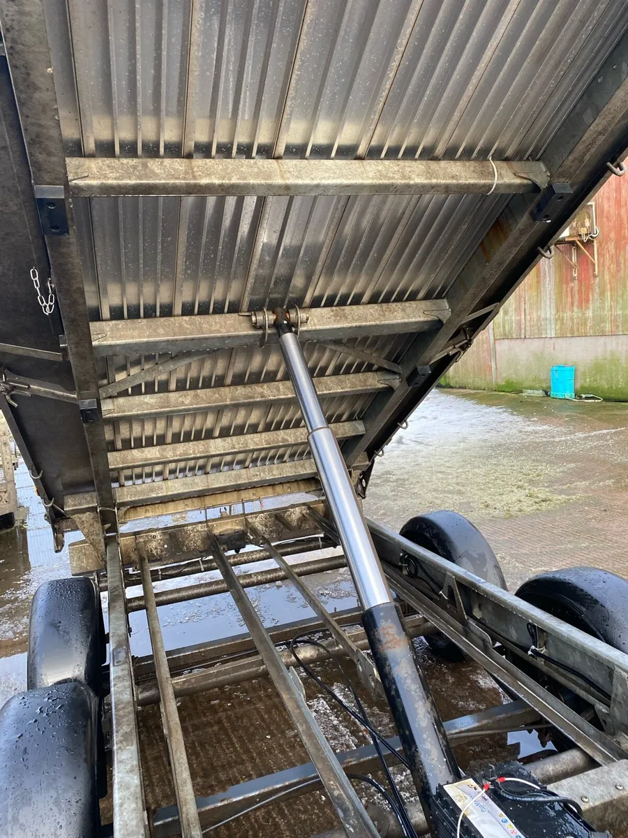 Ifor Williams 10x5.6 electric tipping trailer - Image 2