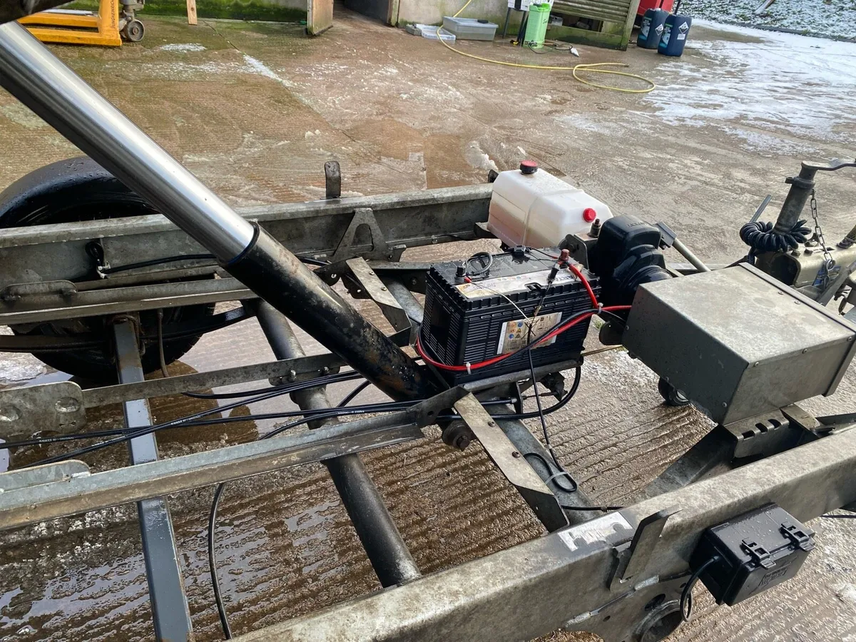 Ifor Williams 10x5.6 electric tipping trailer - Image 4