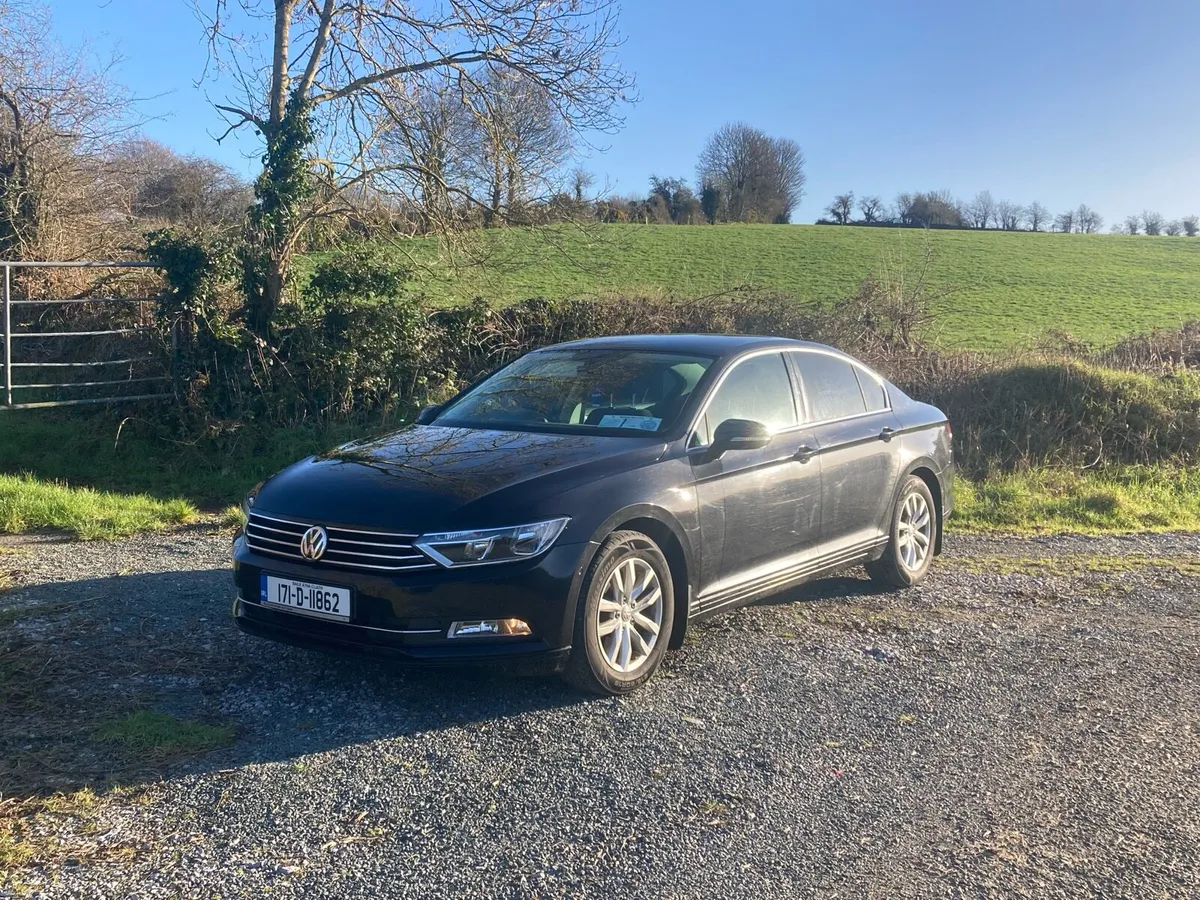 171 VW Passat 1.6 TDI CL Bluemotion - Image 1