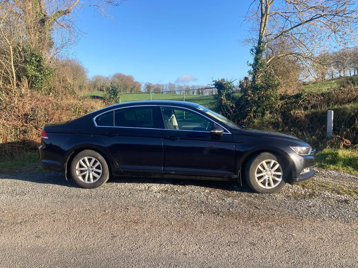 171 VW Passat 1.6 TDI CL Bluemotion - Image 3
