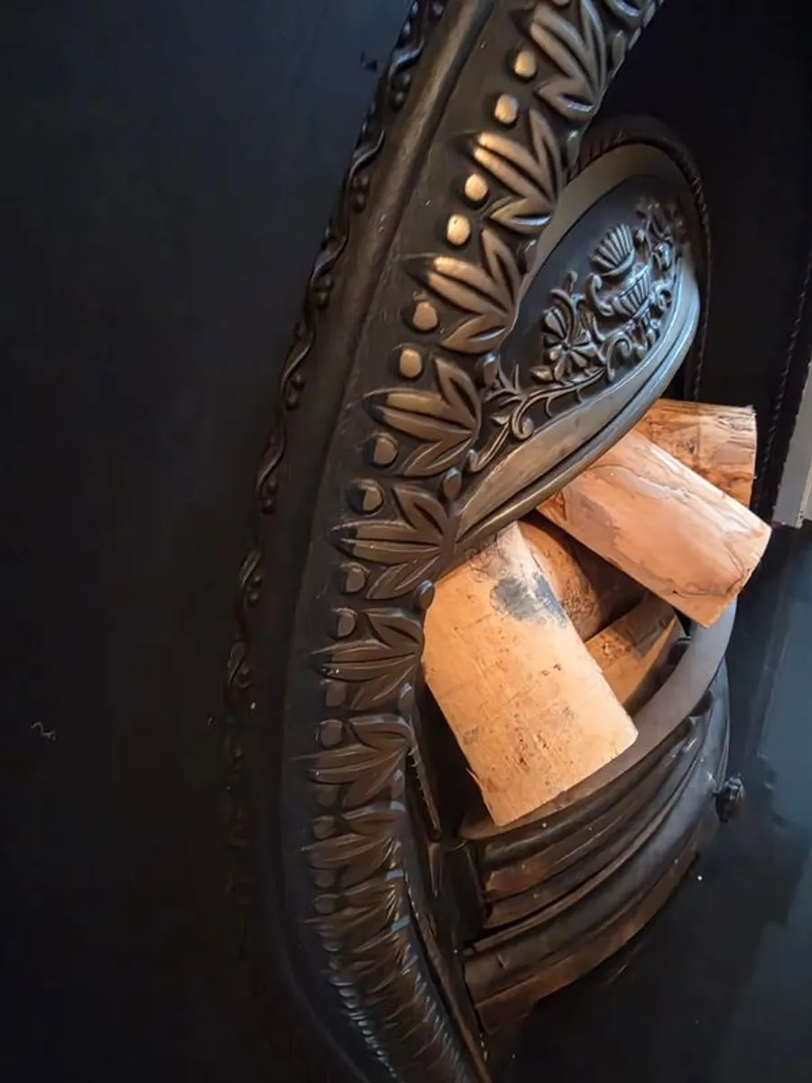 Fireplace with surround - Image 3