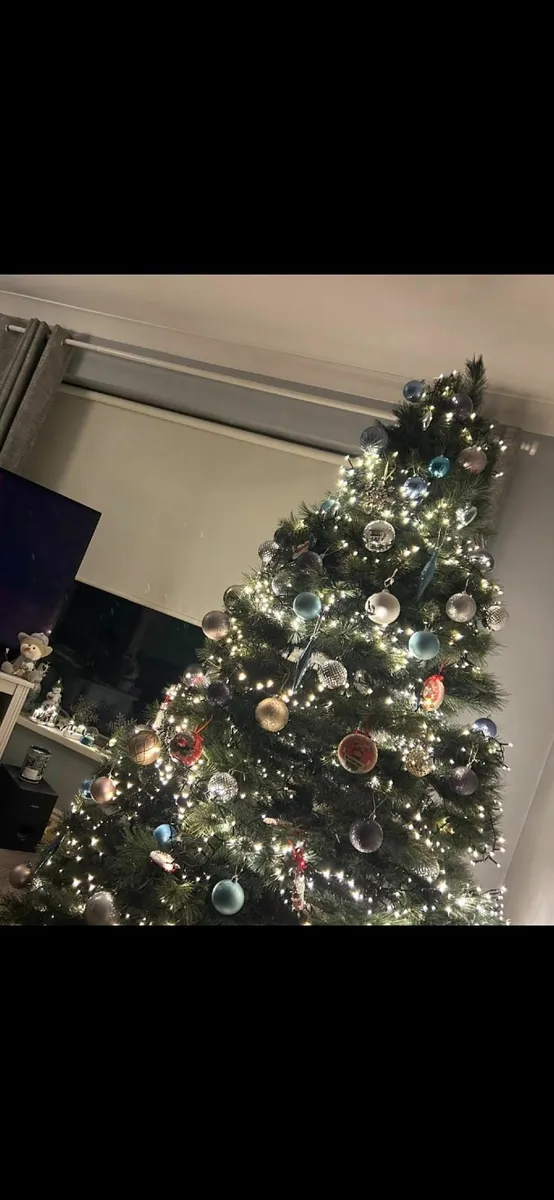 Christmas tree - Image 1