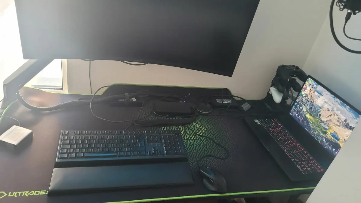 Ultradesk Frag Gaming Desk – Excellent Condition - Image 2